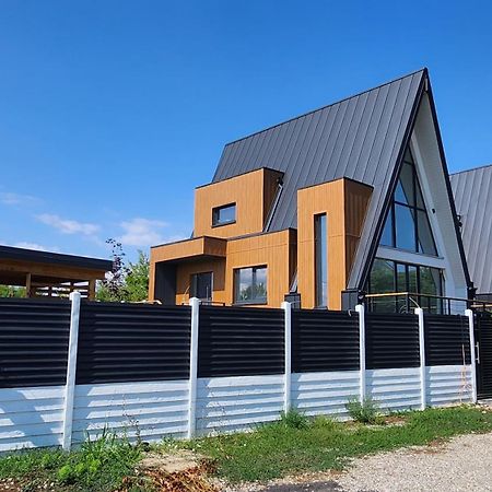 Villagrey Tunari Exterior photo